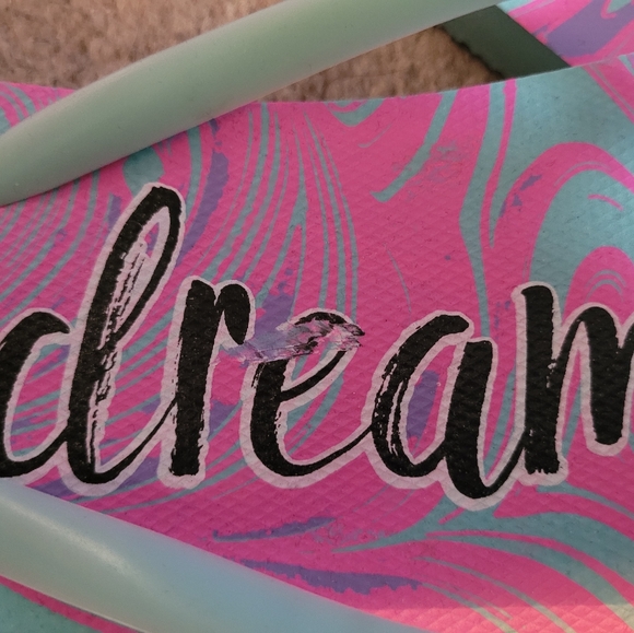 2 Pairs of Fun Cahtties Flip Flops L(9/10) - Picture 6 of 8